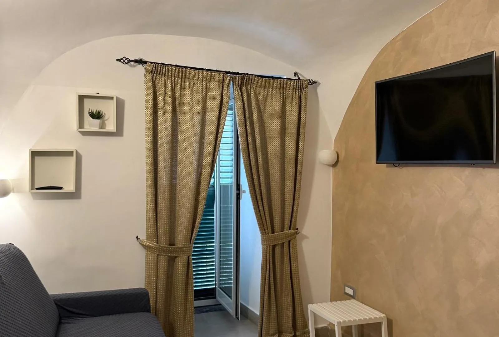 Chiaia Suites Neapel 2*,  Italien