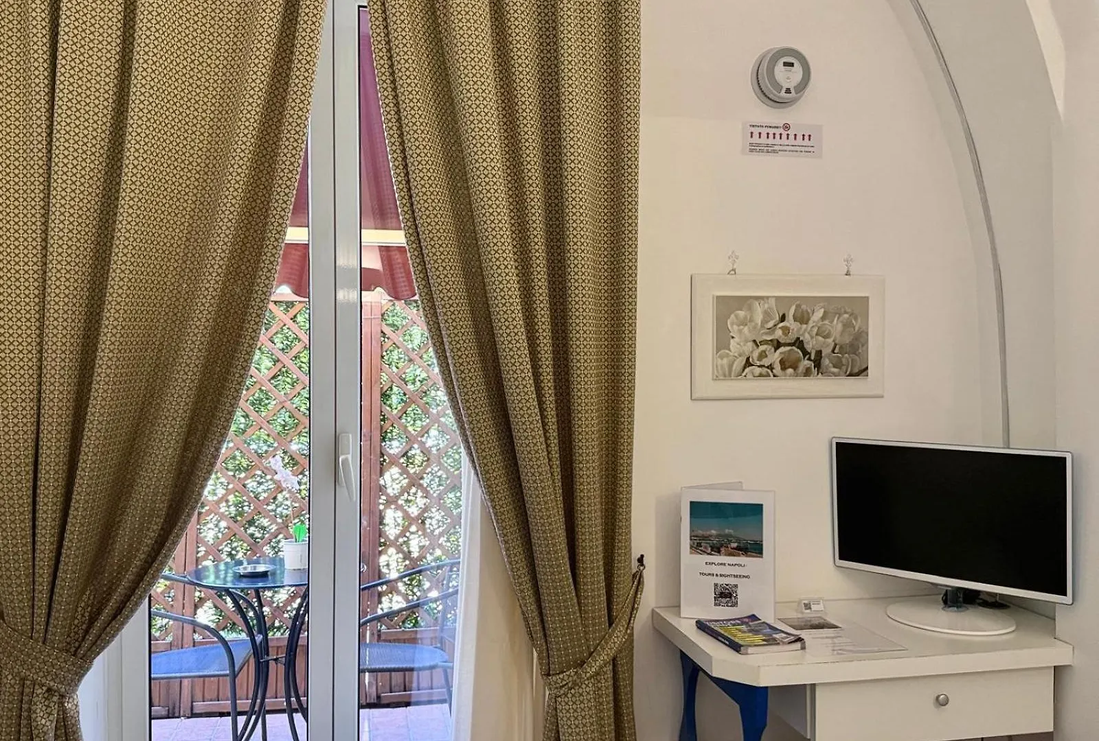 Chiaia Suites Naples 2*,  Italy
