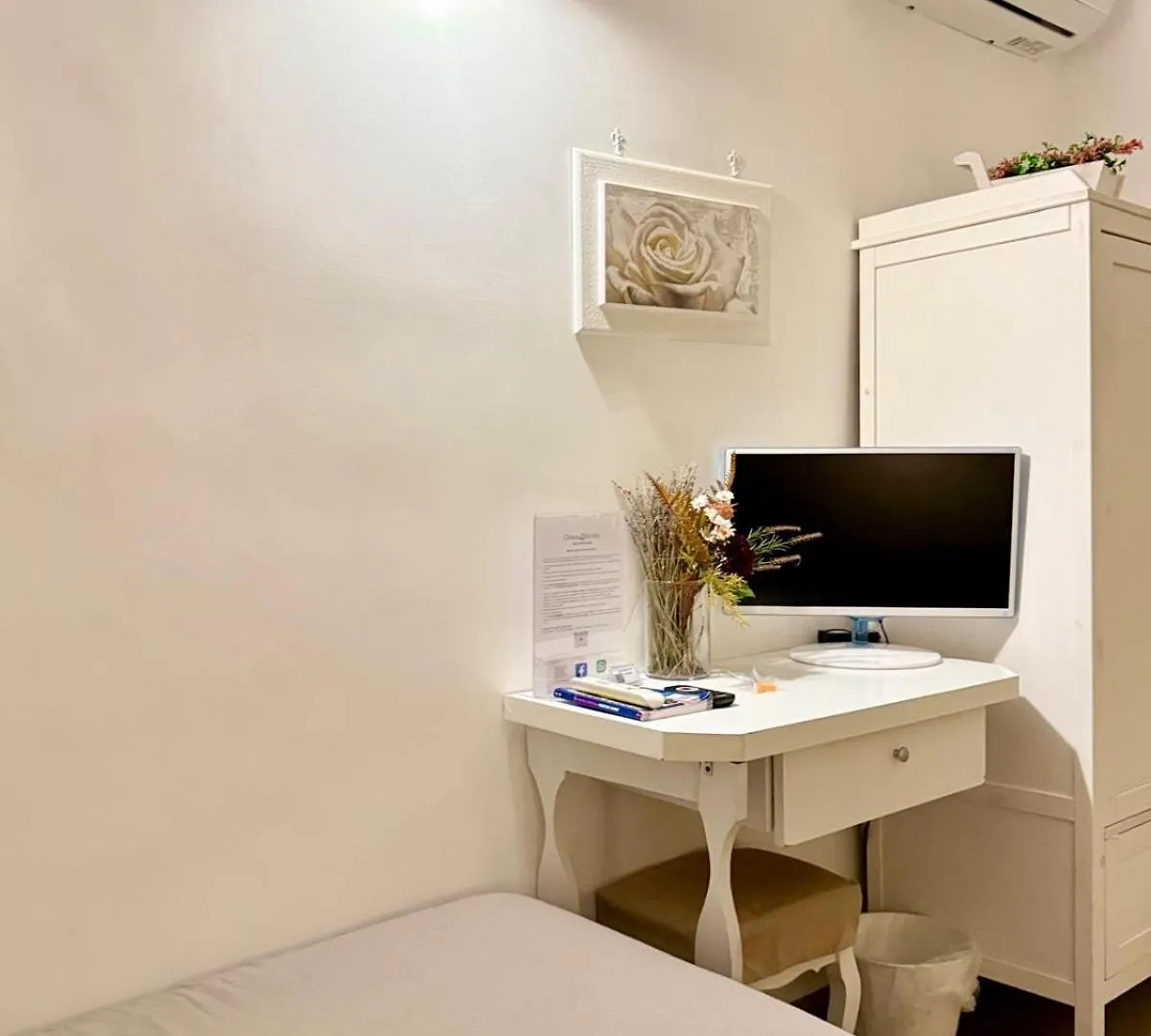 Chiaia Suites Naples 2*,  Italy
